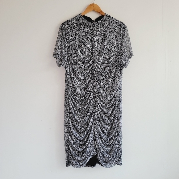 ☀️Forever 21 Black Floral Mesh Dress - Picture 1 of 7